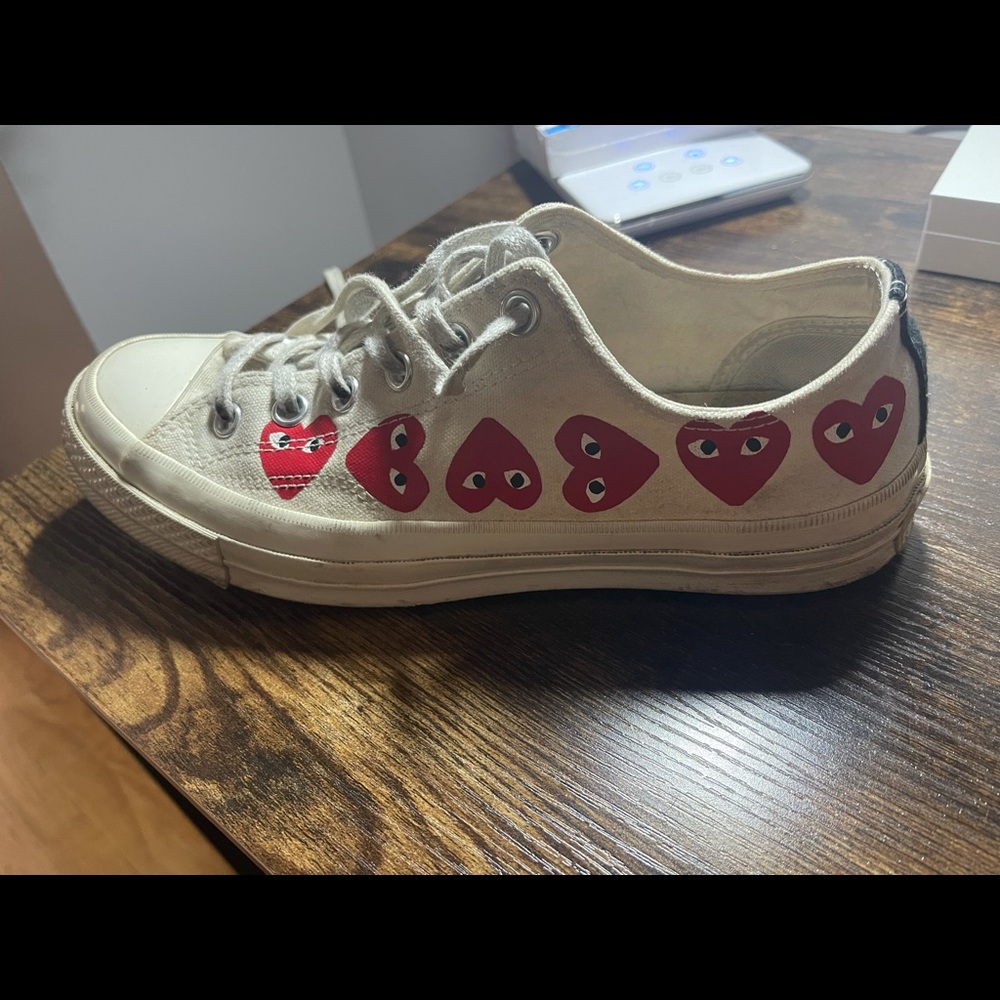 Converse - off white size 9 women worn a few times